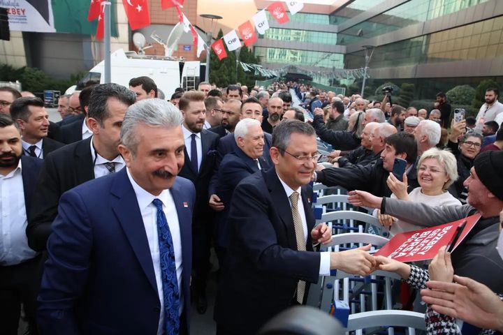 Özgür Özer: “Biraz da Bursa’daki emeklileri tahrik edeyim”