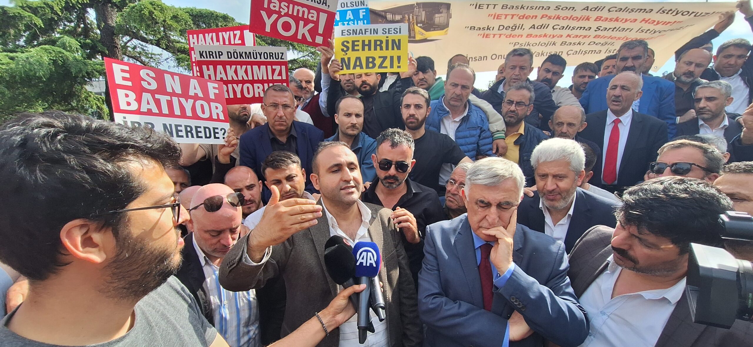 Özel halk otobüsü esnafından Saraçhane’de İBB’ye protesto