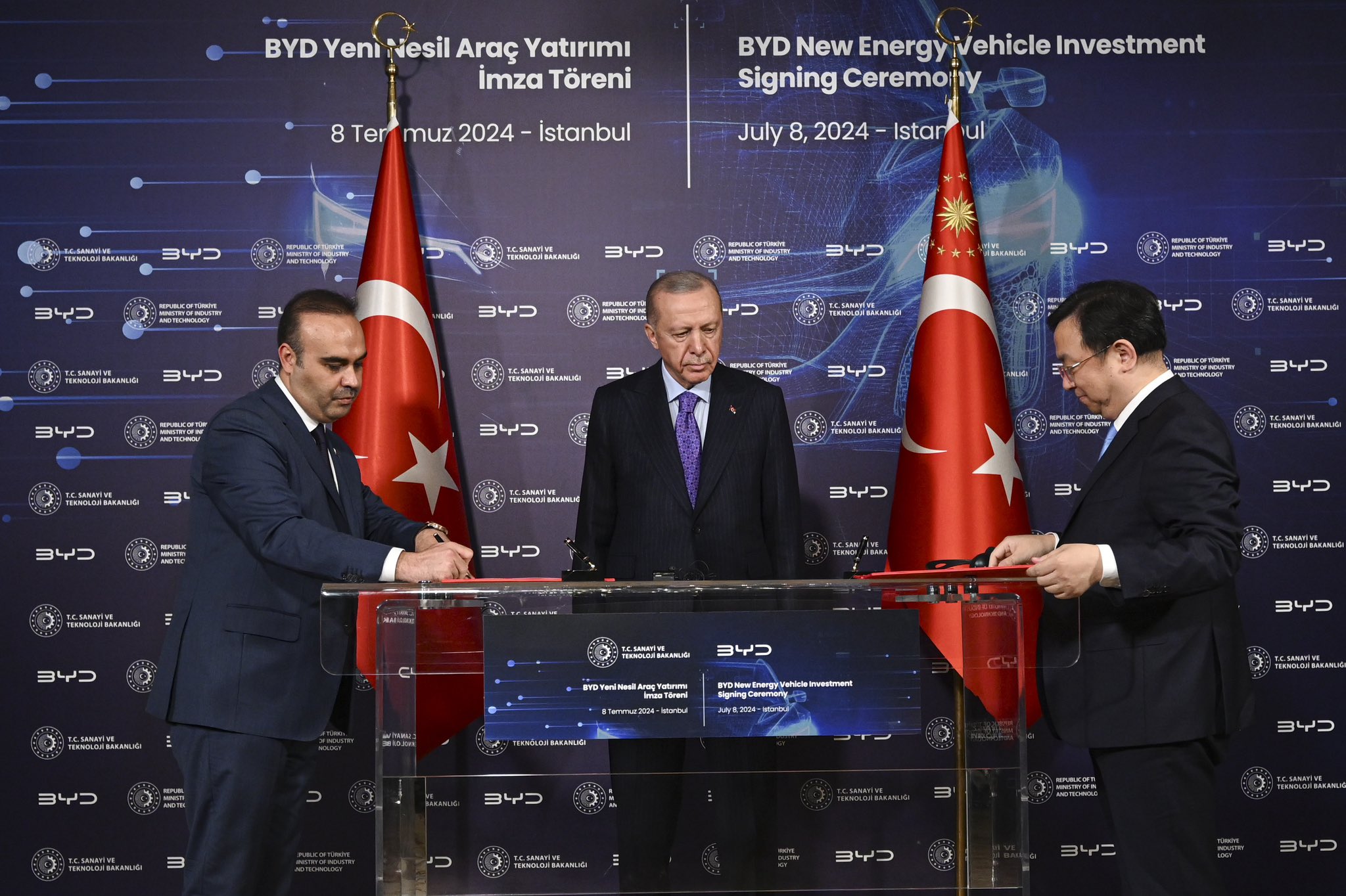 BYD, Türkiye’ye Dev Yatırım Yapıyor: Elektrikli Araç Üretimi ve AR-GE Merkezi Kurulacak