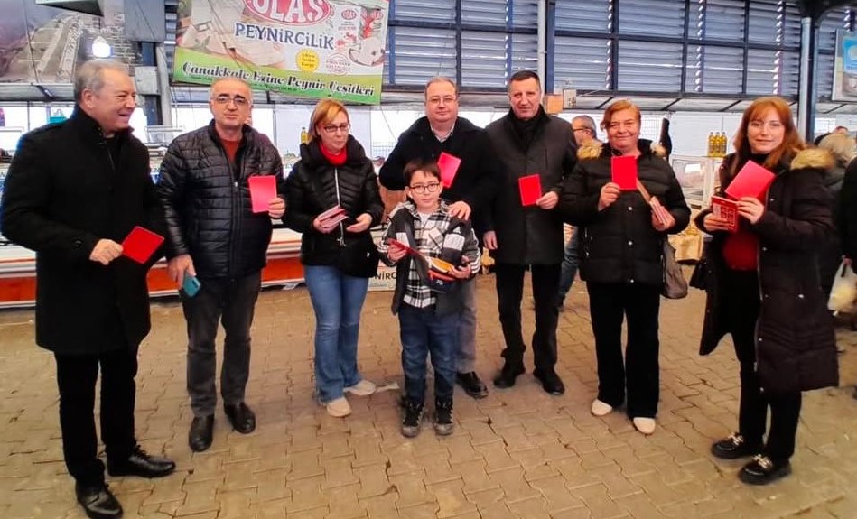 CHP Çanakkale İl Başkanı Levent Gürbüz’den İktidara Sert Tepki “Vatandaşın Pazar Çantası Boş, Halkımızla Birlikte Kırmızı Kart Gösterdik!”