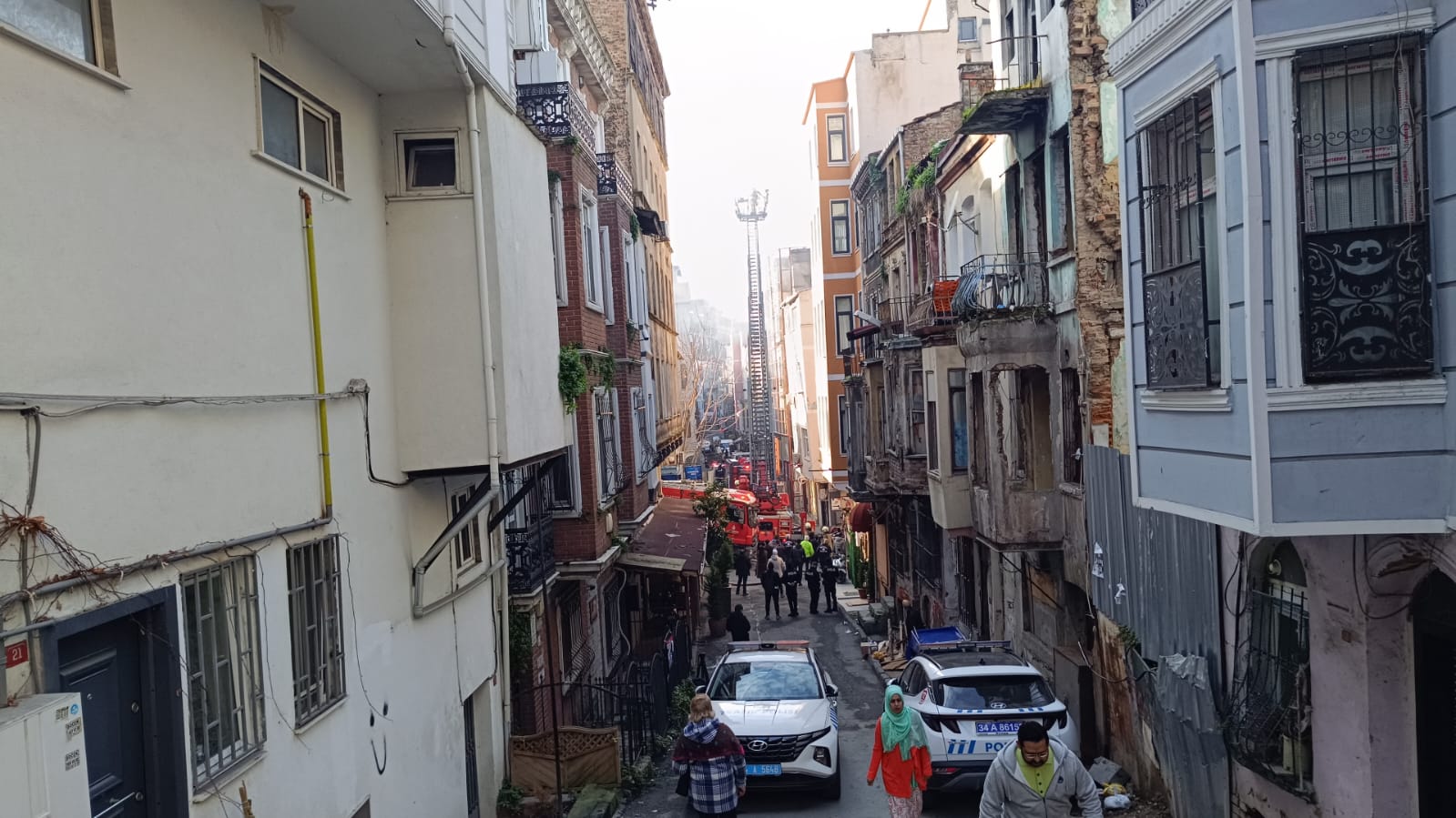 Son dakika,İstanbul Taksim Turan Caddesi’ndeki Yangın Söndürüldü