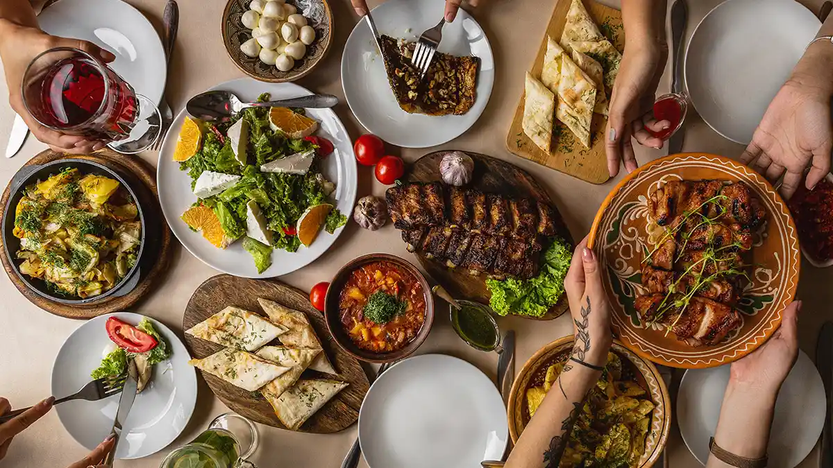 Ülkücüler Habererk iftarında birbirleriyle hasret giderdi.