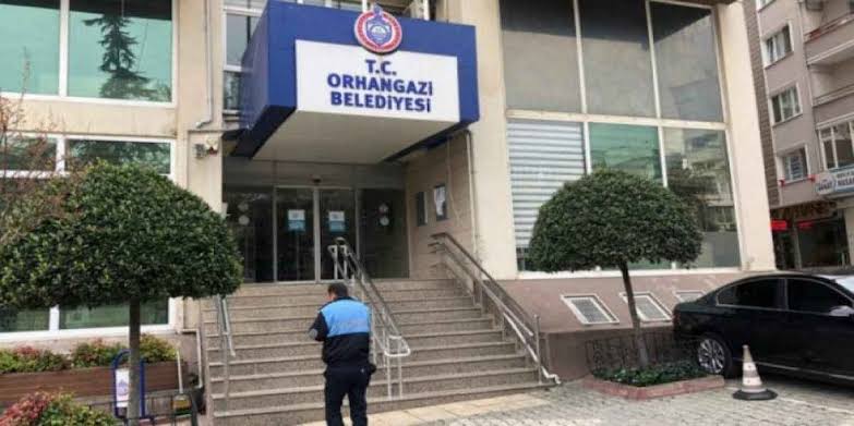 ORHANGAZİ BELEDİYESİ’NDE “ZORUNLU BAĞIŞ” BASKISI! BENZER OLAYDA İBB PERSONELİ TUTUKLANMIŞTI
