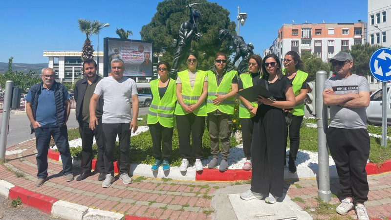 İzmir Çiğli Belediyesi tarafından işten çıkarılan 6 kadın işçi, 1 Mayıs’tan bu yana Ankara’ya yürüyor.
