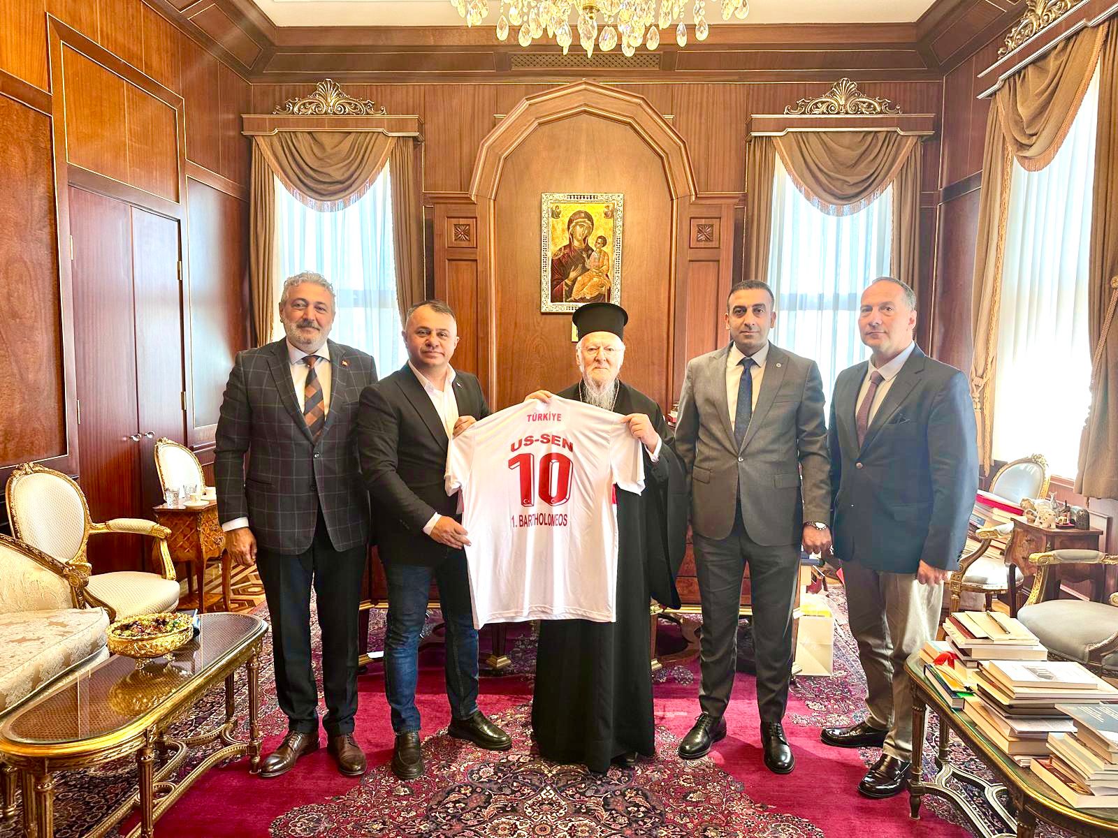 Bekir Ayaz’dan Fener Rum Patriği 1. Bartholomeos’a nezaket Ziyareti
