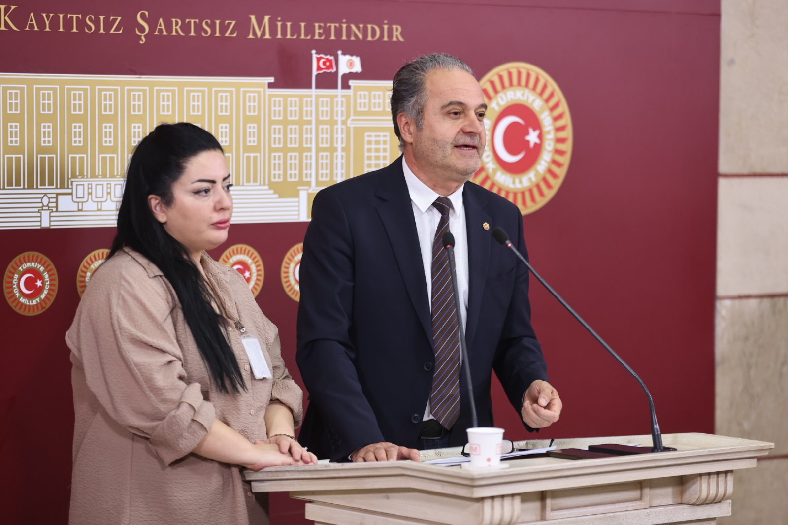 Özge Demir: “Bir Kadın Cinayeti Davasını Takip Ederken Neredeyse Ben Tutuklanıyordum”