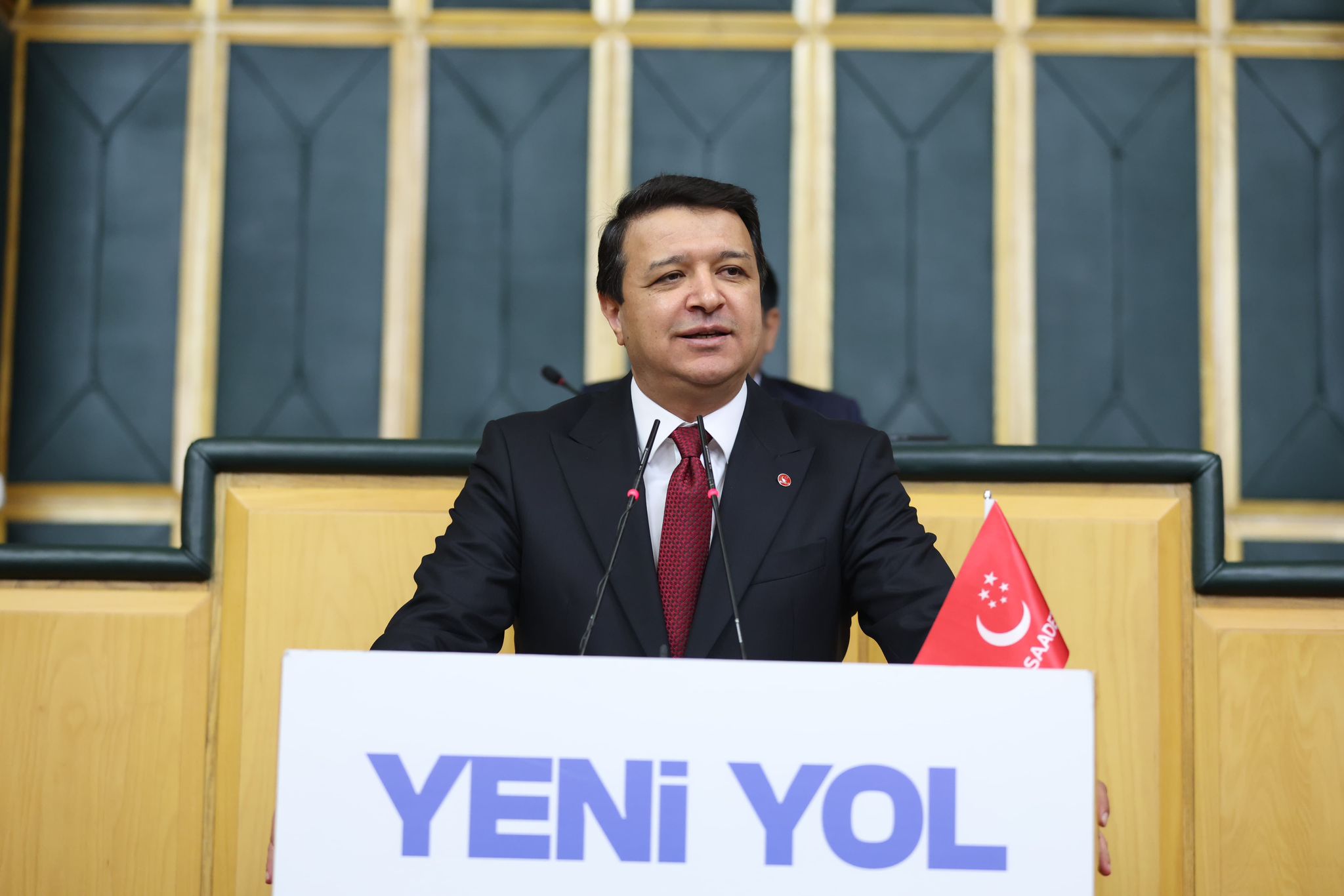 Çocuklar okula aç gidiyor, zengin servetini katlıyor!