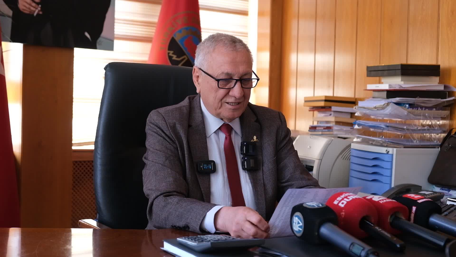 TÜED Eskişehir Şube Başkanı Muhsin Dilbaz: “Bu nasıl gün? Emekli 14 bin lirayla hangi günü kutlasın?”