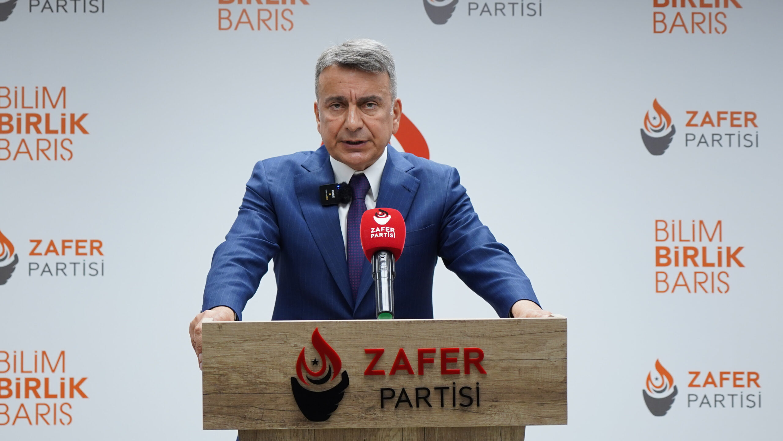Azmi Karamahmutoğlu’ndan Hükümete Sert Eleştiri: “PKK Tabela İndiriyor Diye Anayasa mı Değiştirilir?”