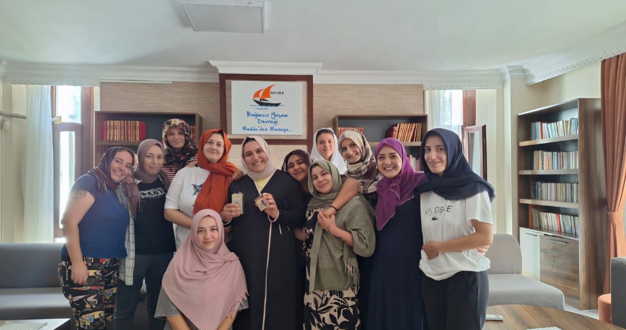 BAY-DER Bayanlar Merkezi’nde Anlamlı Bir Gün: Aleyna Kardeşimiz Müslüman Oldu!