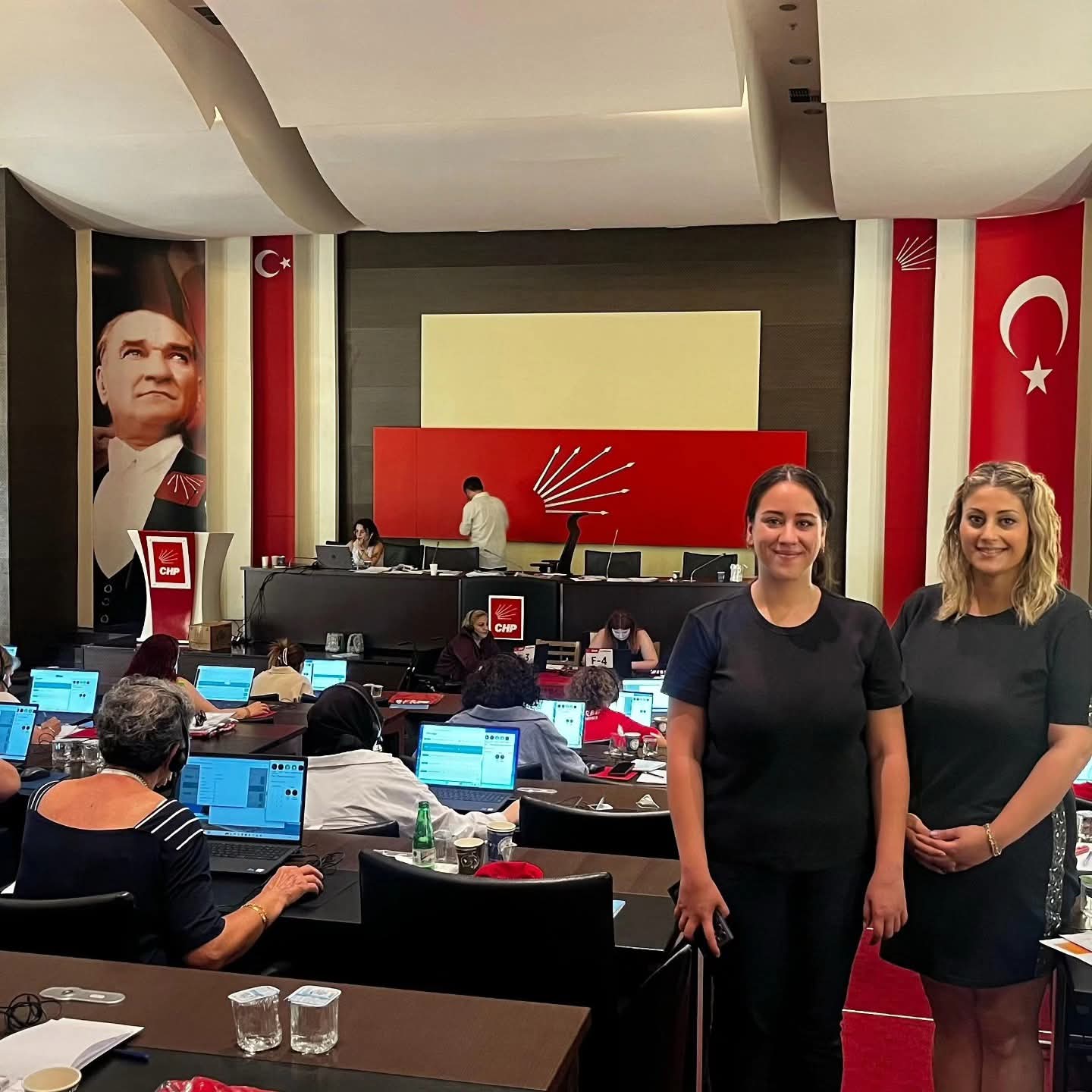 Ayça Çağlar: “Bu sadece bir telefon çalışması değil, demokrasi seferberliğidir”