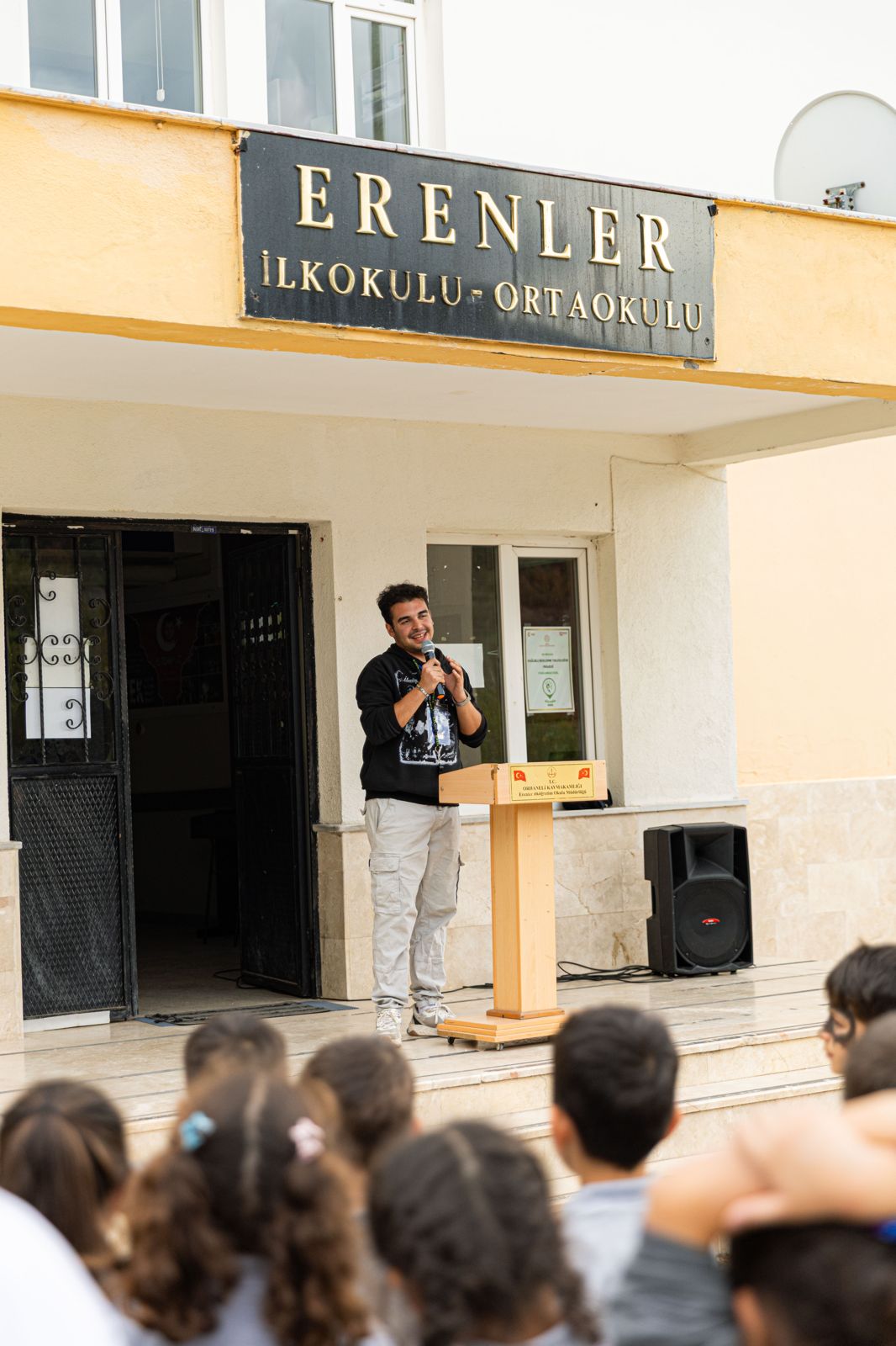 “Renklerle Umut” Projesi, Bir Okulu Renklendirdi – Çocuklara Umut, Topluma İlham Oldu