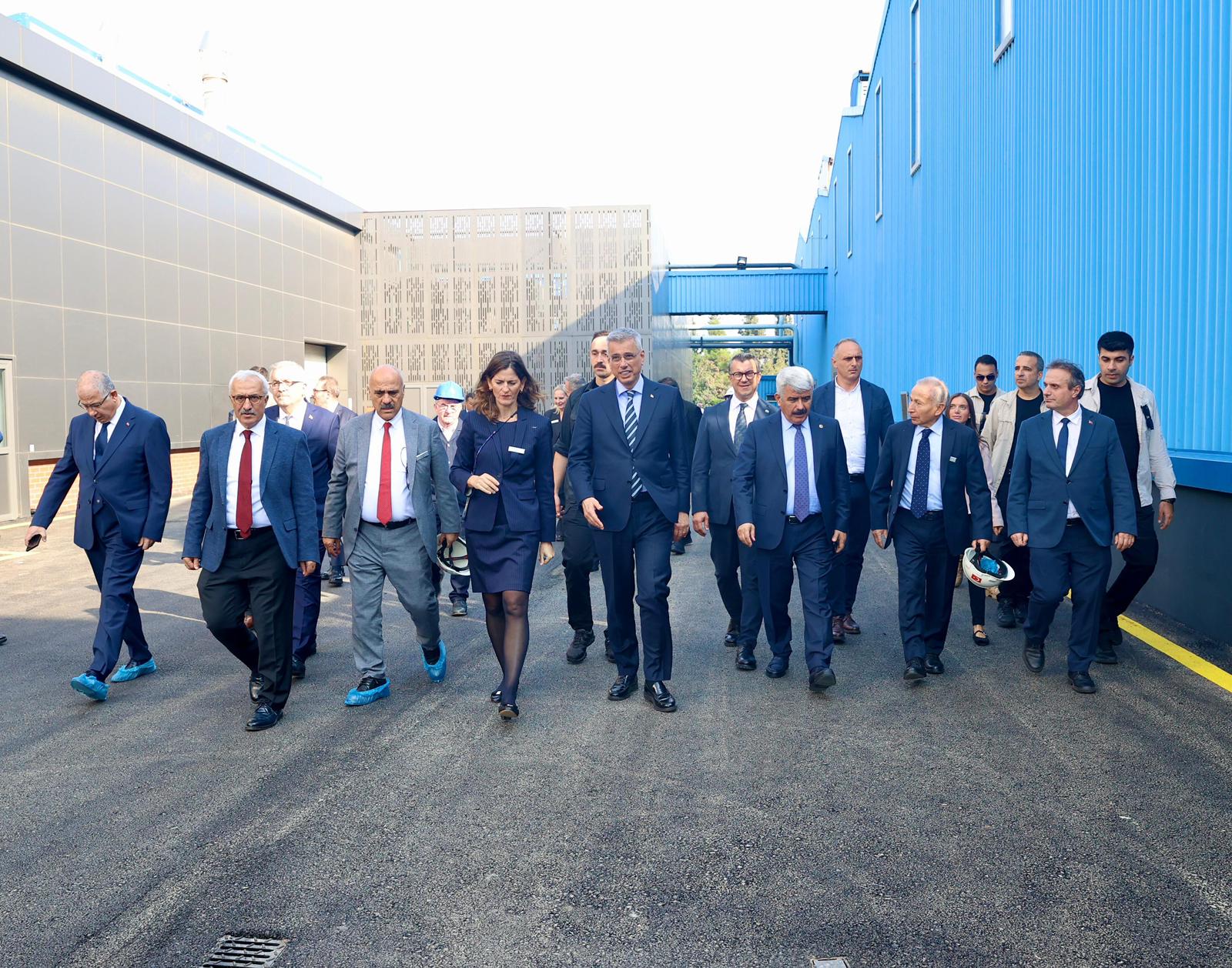 Sağlık Bakanı Memişoğlu, Atabay’ın yerli ve milli ilaç üretimiyle ilgili bilgi aldı