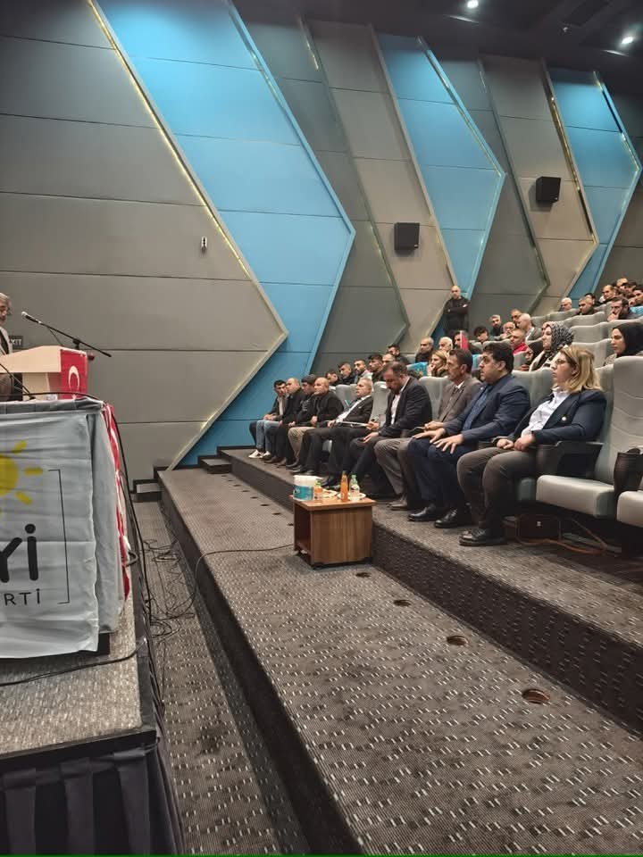 Batuhan Rasim Ünal: “Ankara’daki Kongre, Milletin Değişim İradesinin Artık Şekil Aldığını Gösteriyor”