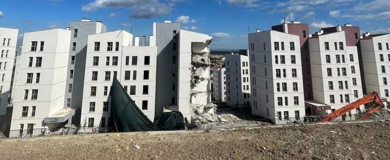 Mustafakemalpaşa’da TOKİ Endişesi: Vatandaşlara “Dikkatli Olun, İmza Atmayın” Uyarısı