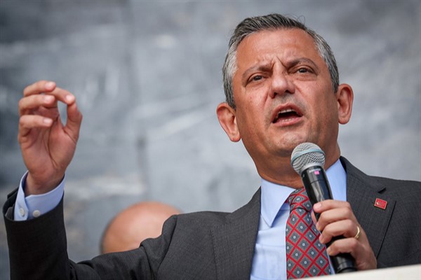 Cumhuriyet Halk Partisi (CHP) Genel Başkanı Özel, Bolu’da düzenlenen “Millet İradesine Sahip Çıkıyor” etkinliğinde vatandaşlara seslendi.