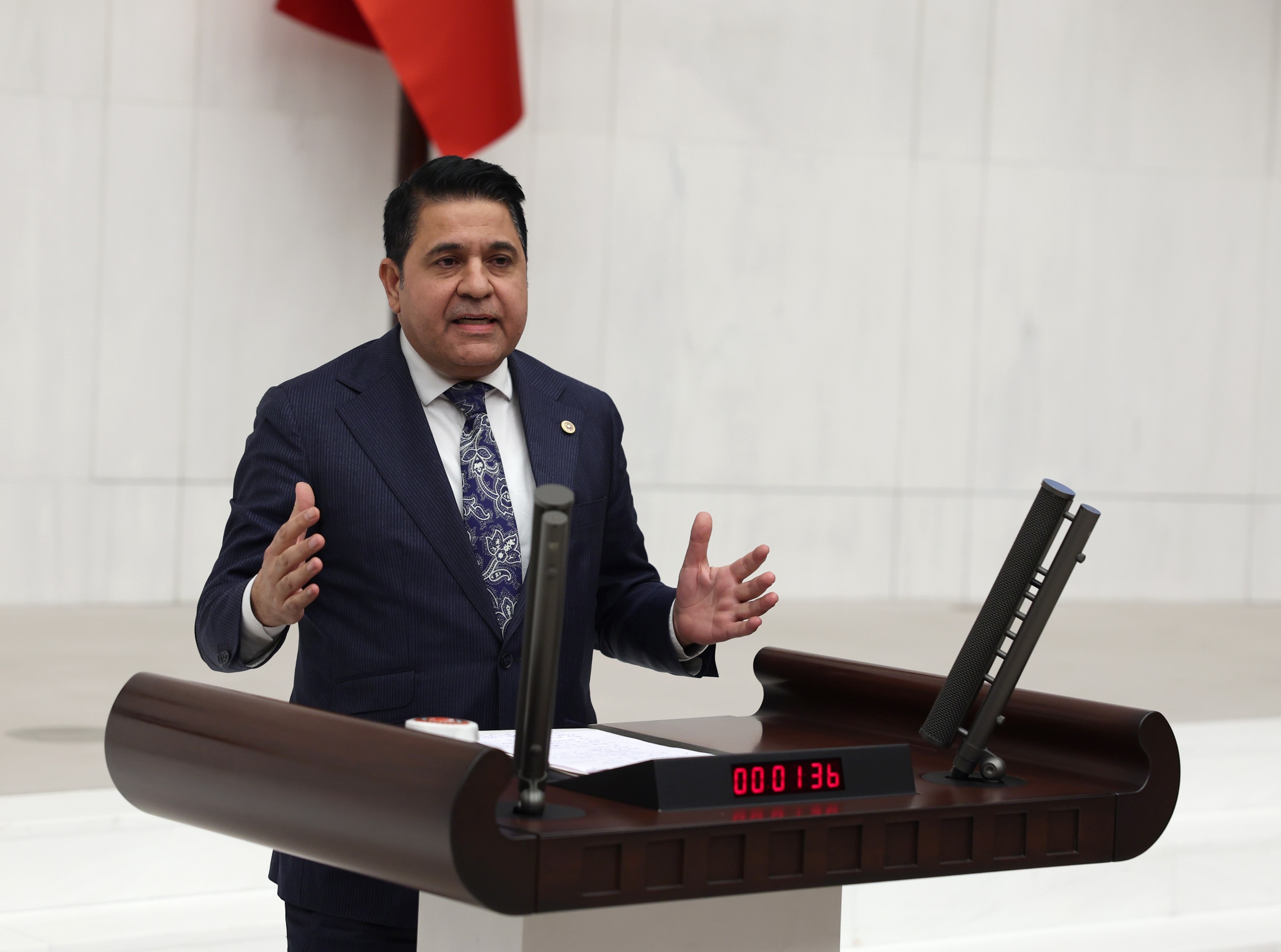 BÜLENT KAYA: “OKUL ŞİDDETİN BAŞLADIĞI YER DEĞİL, GÖRÜNÜR HALE GELDİĞİ YERDİR!”