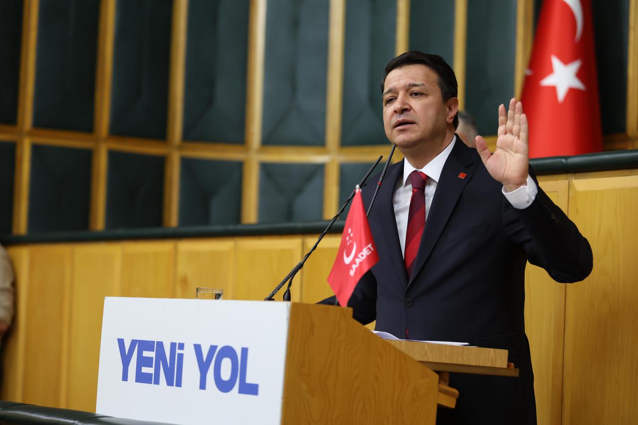 “Kel başa şimşir tarak, defol git artık Tom Barrack.”