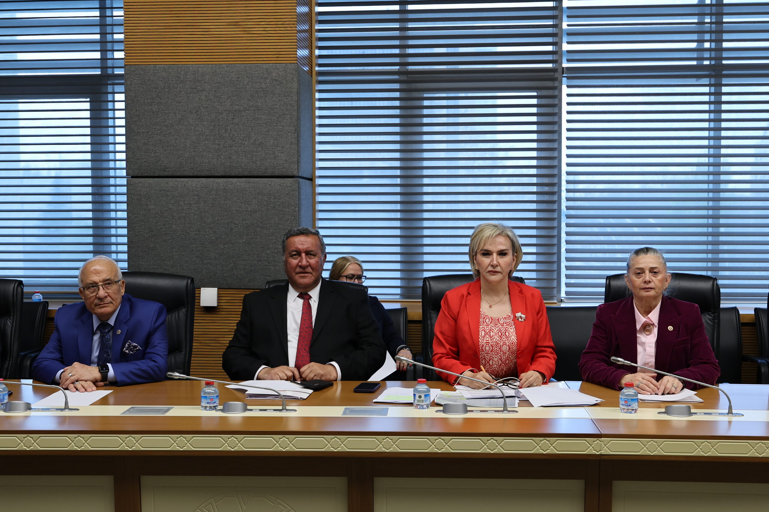 TBMM Tarım Komisyonu’nda sert tartışma: “Bu kanunla merhameti yok ediyoruz”