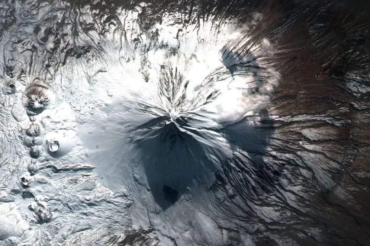 Zirveden uzaya… Ağrı Dağı’na gökyüzünden selam