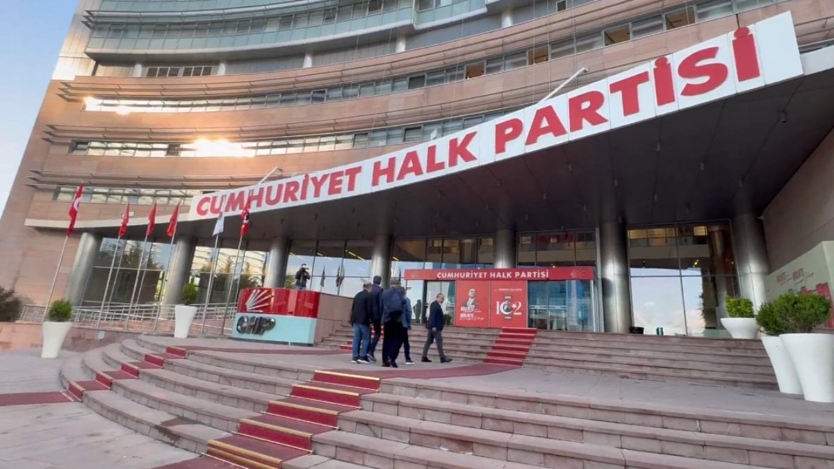 CHP Genel Merkezi’nde gerginlik