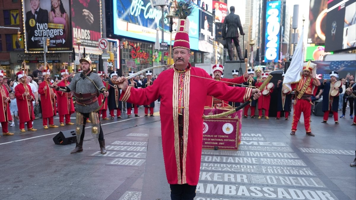 Times Meydanı’nda Mehter Coşkusu