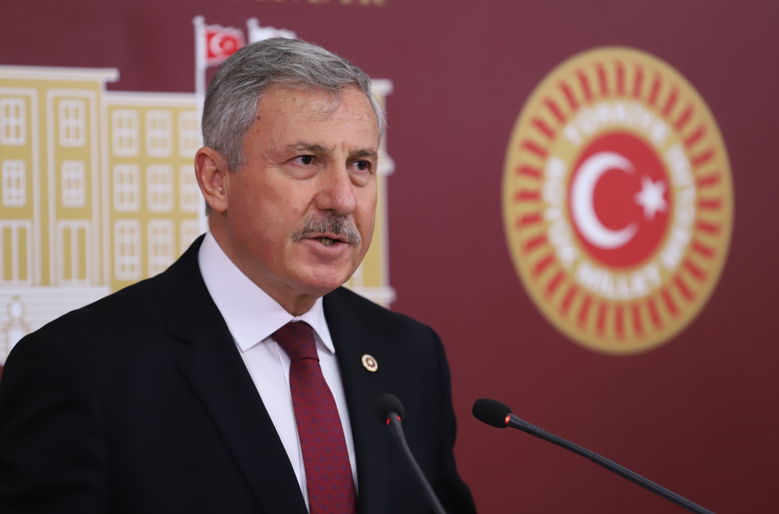 Yeni Yol Grup Başkanvekili Özdağ: “Hırsız bekçi olmuş, tuz kokmuştur”