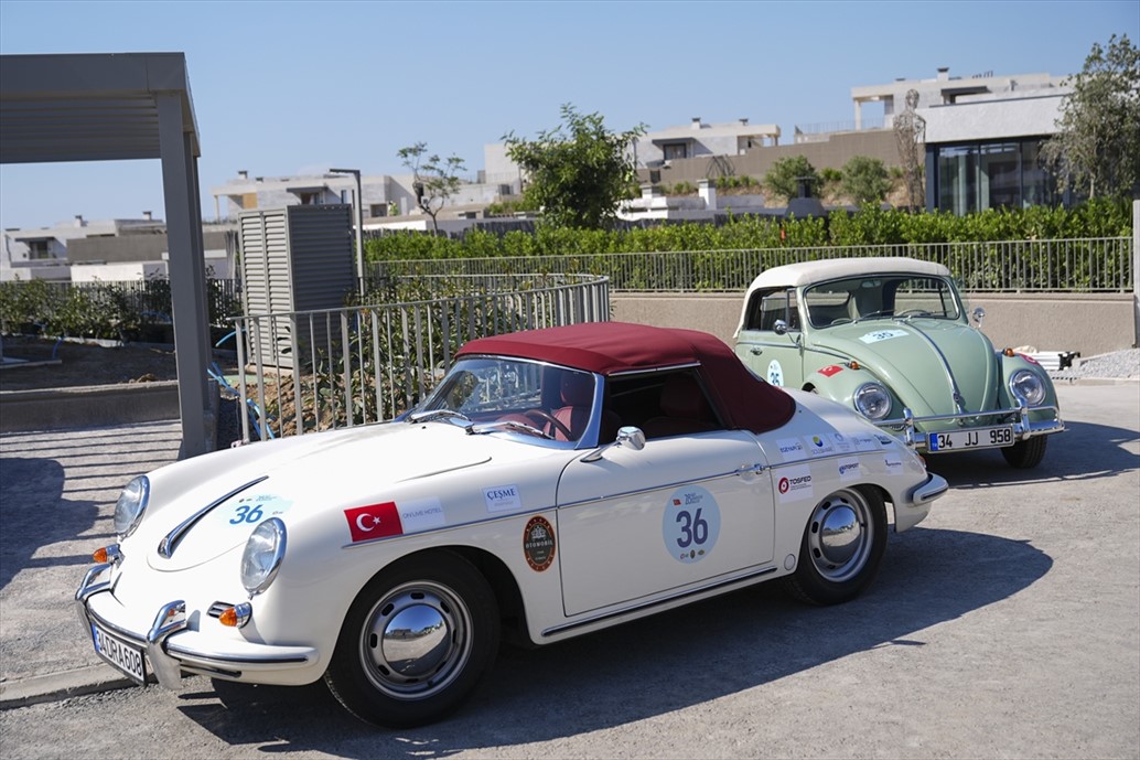 KLASİK OTOMOBİL KULÜBÜ 28. BATI ANADOLU RALLİSİ ÇEŞME’DE DÜZENLENDİ.