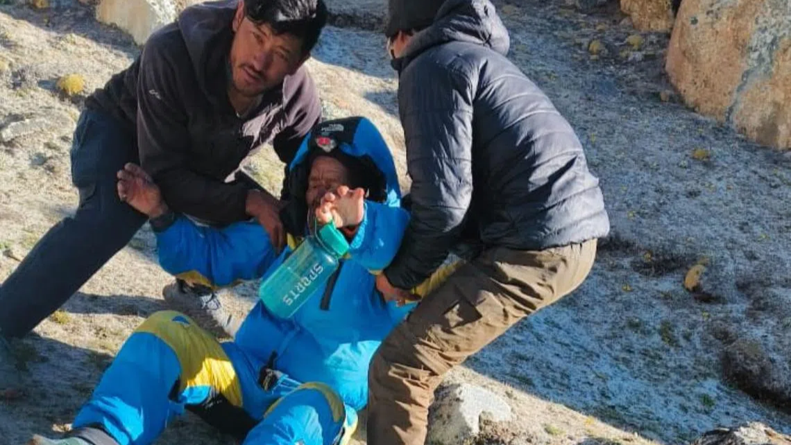 Everest’te kayıp Sherpa sağ bulundu