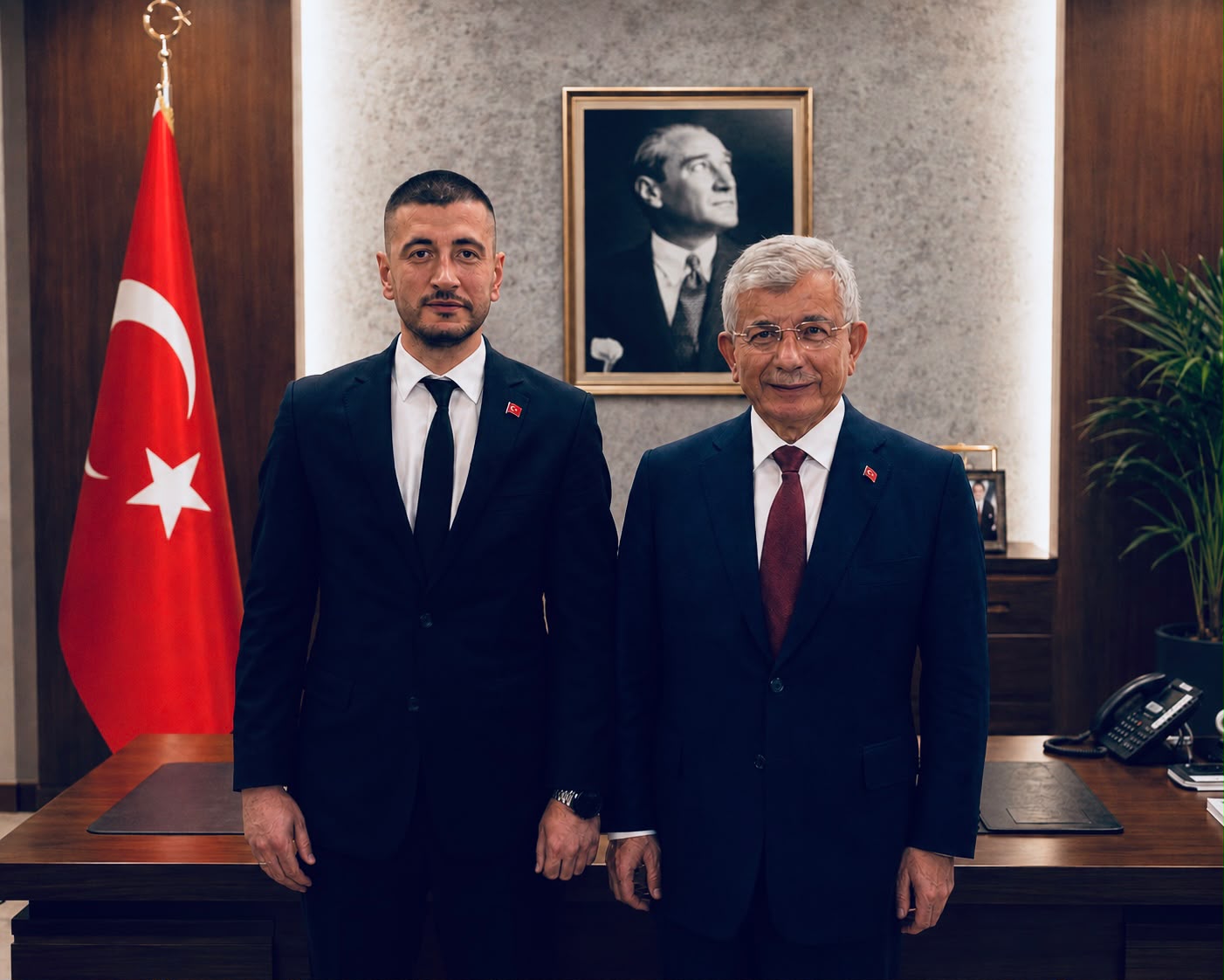 Cengiz Özyurt: “Ahmet Davutoğlu’nun Atina’daki mesajları Türkiye’nin haklı tezlerini güçlü şekilde ortaya koymuştur”